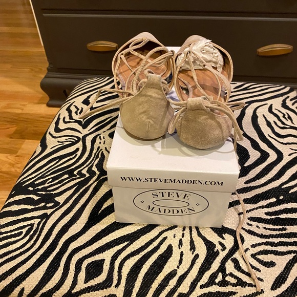 Flat shoes! Very soft! Still a good condition! - Picture 3 of 4